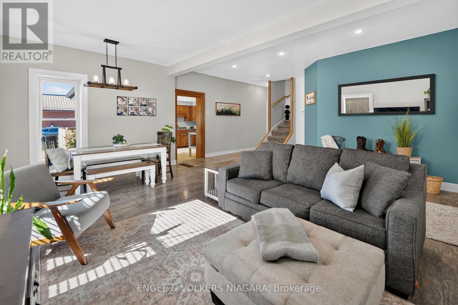 13 FREDERICK AVENUE - 12