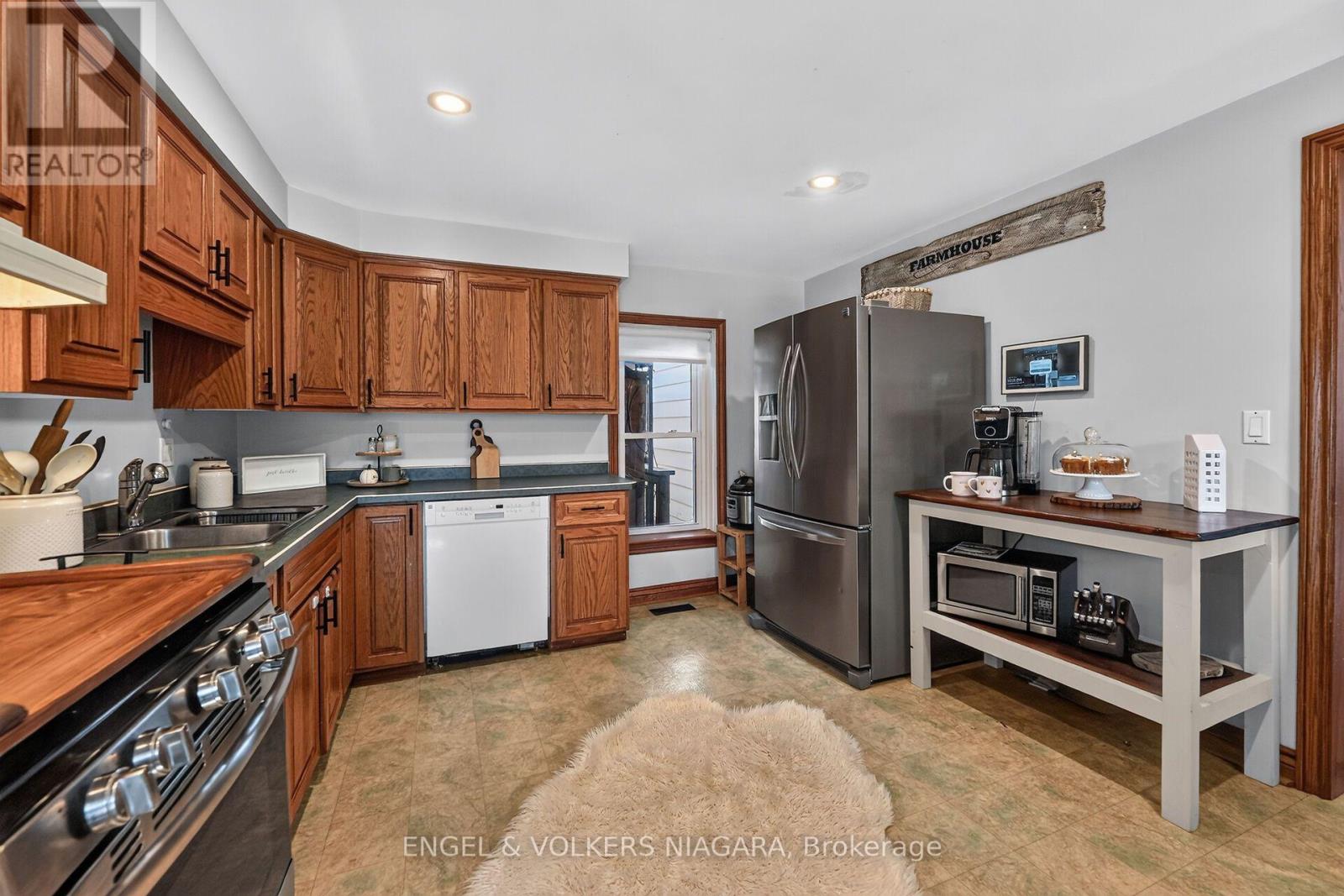 13 FREDERICK AVENUE - 15