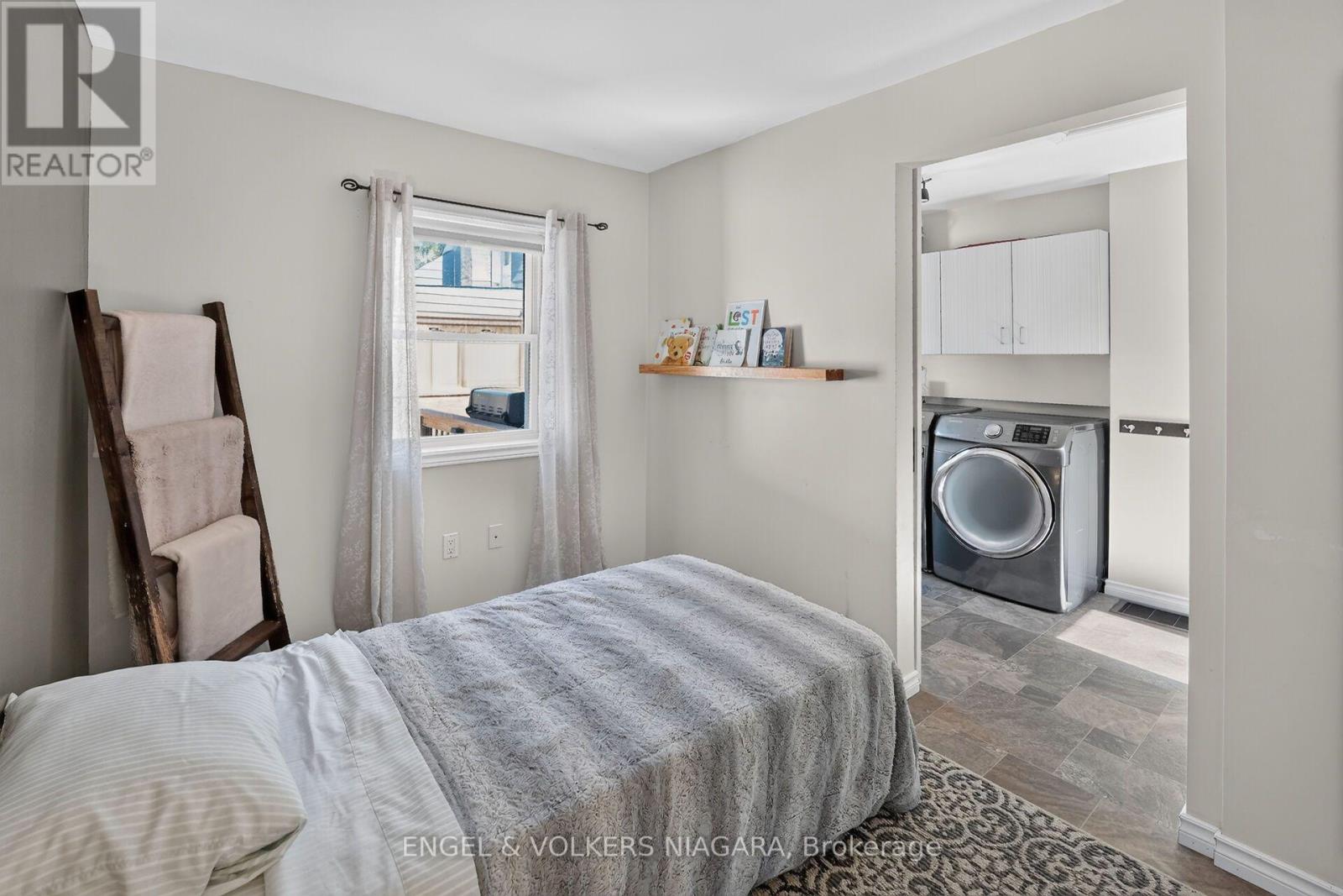 13 FREDERICK AVENUE - 22