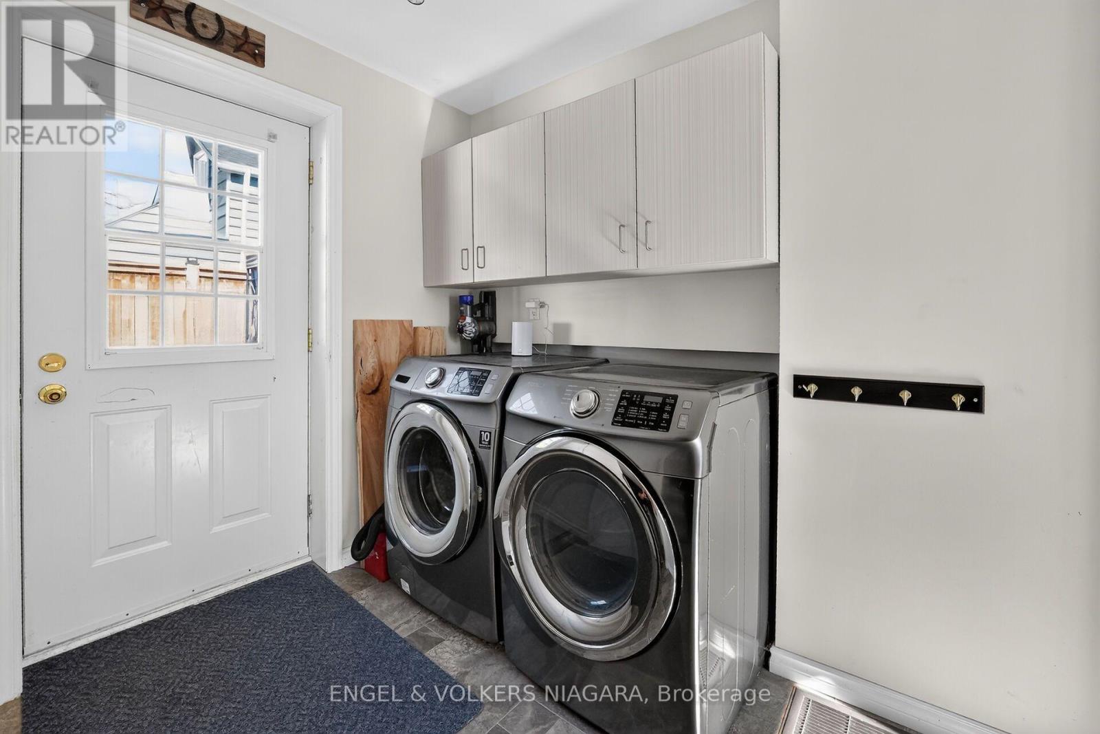 13 FREDERICK AVENUE - 24
