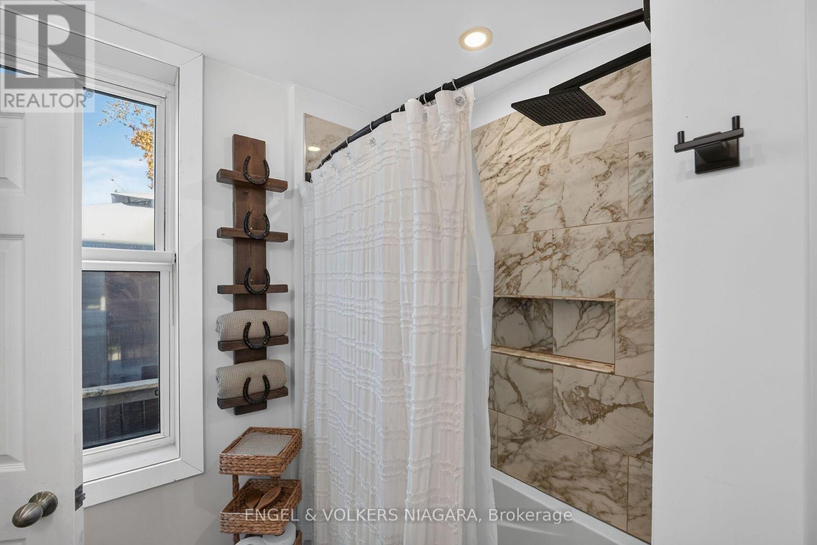 13 FREDERICK AVENUE - 27