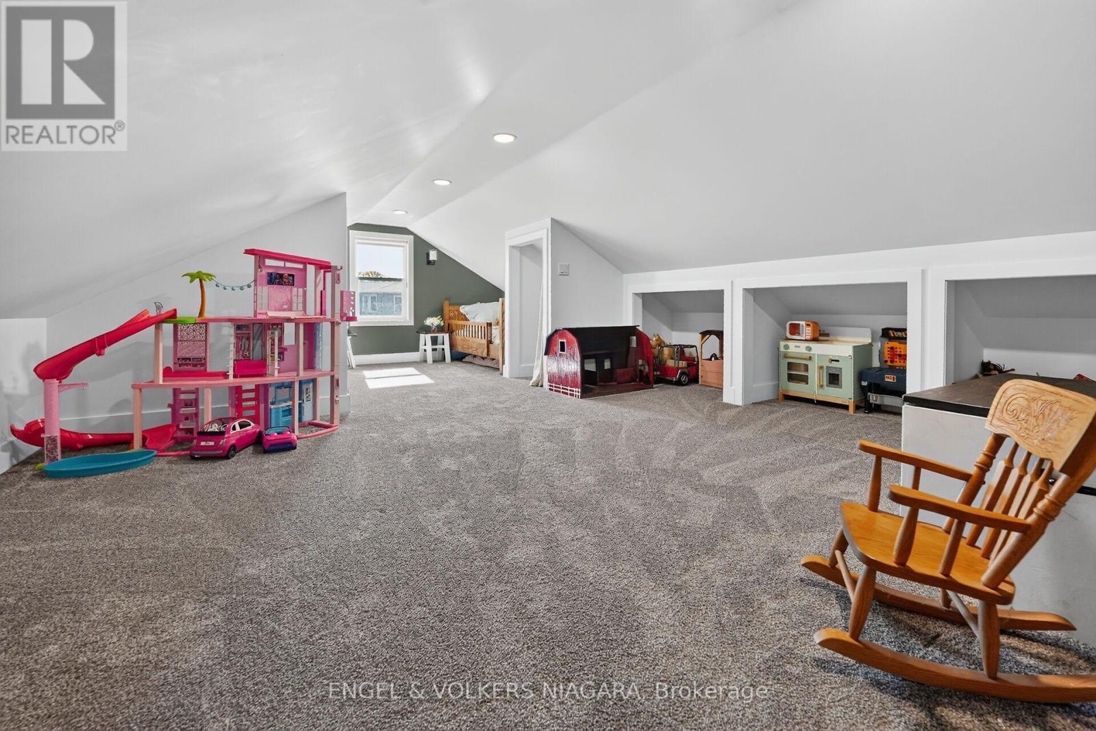 13 FREDERICK AVENUE - 28