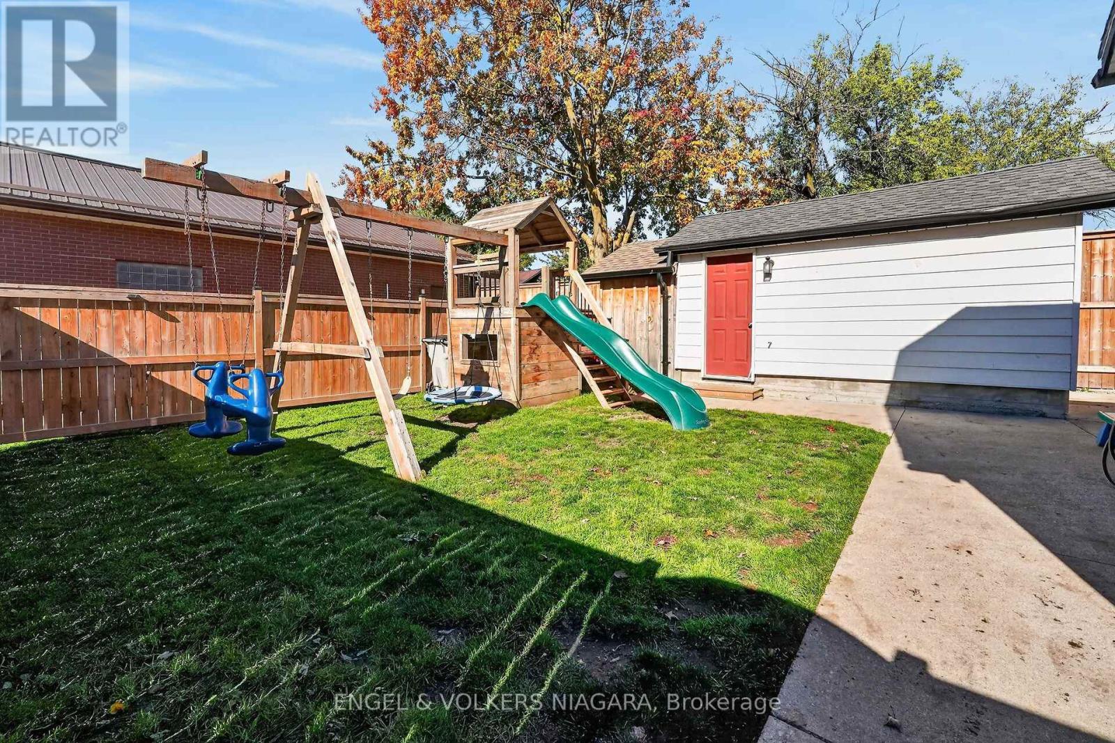 13 FREDERICK AVENUE - 34
