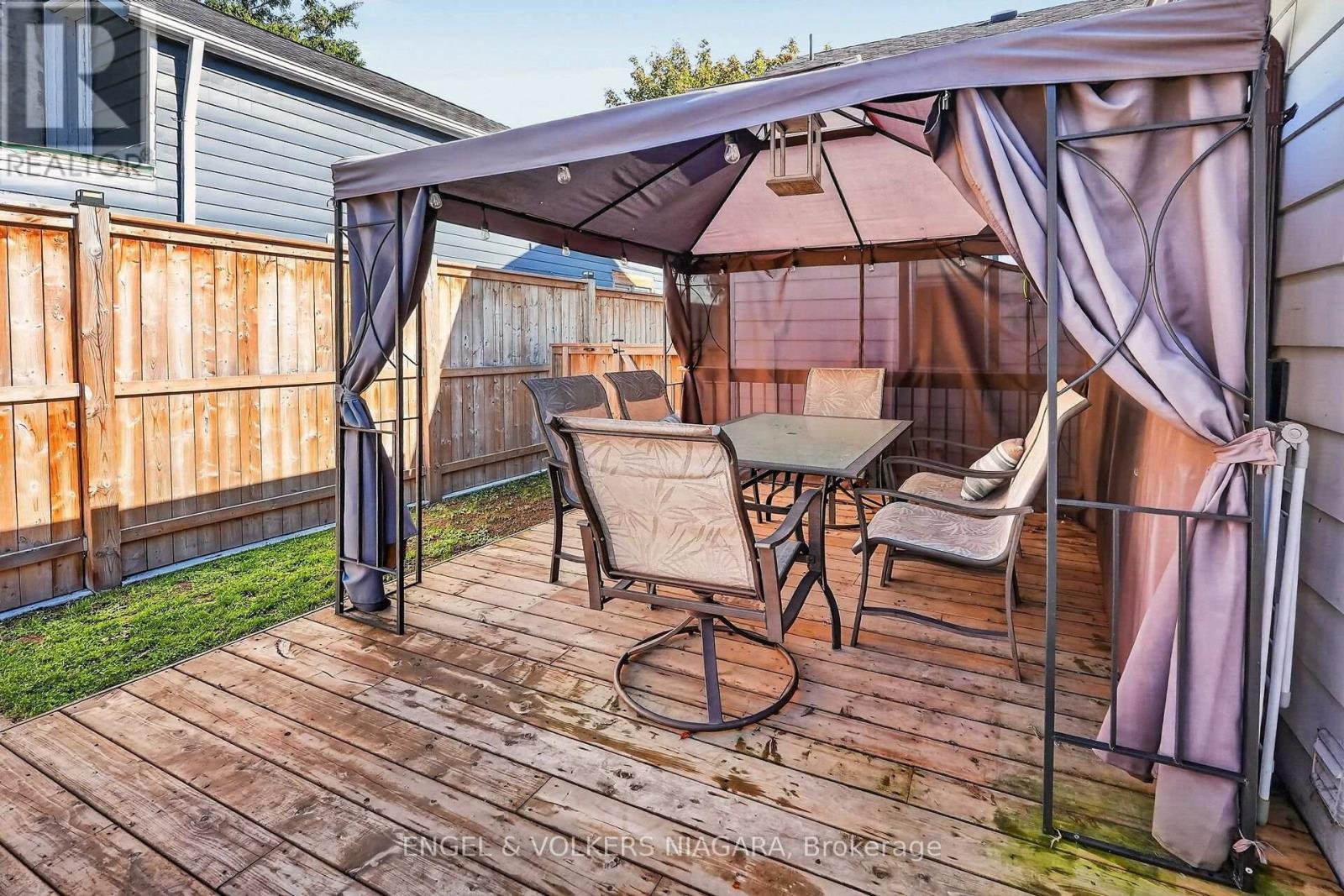 13 FREDERICK AVENUE - 37
