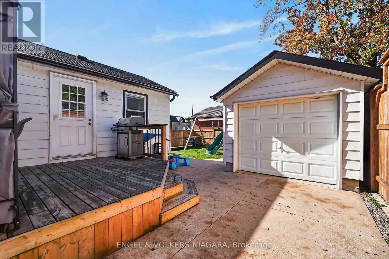 13 FREDERICK AVENUE - 38