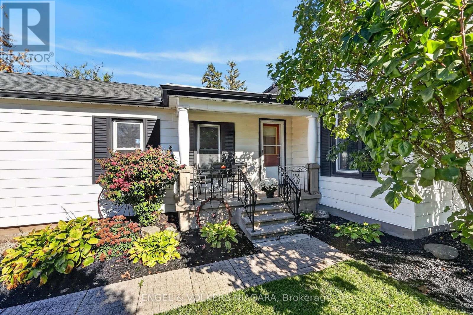 13 FREDERICK AVENUE - 39