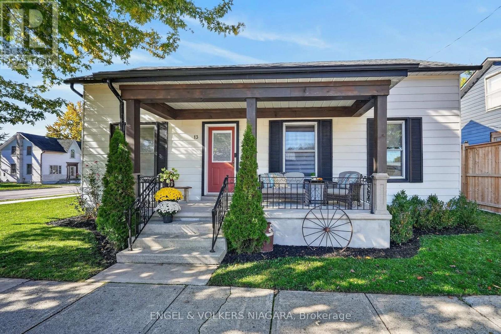 13 FREDERICK AVENUE - 41