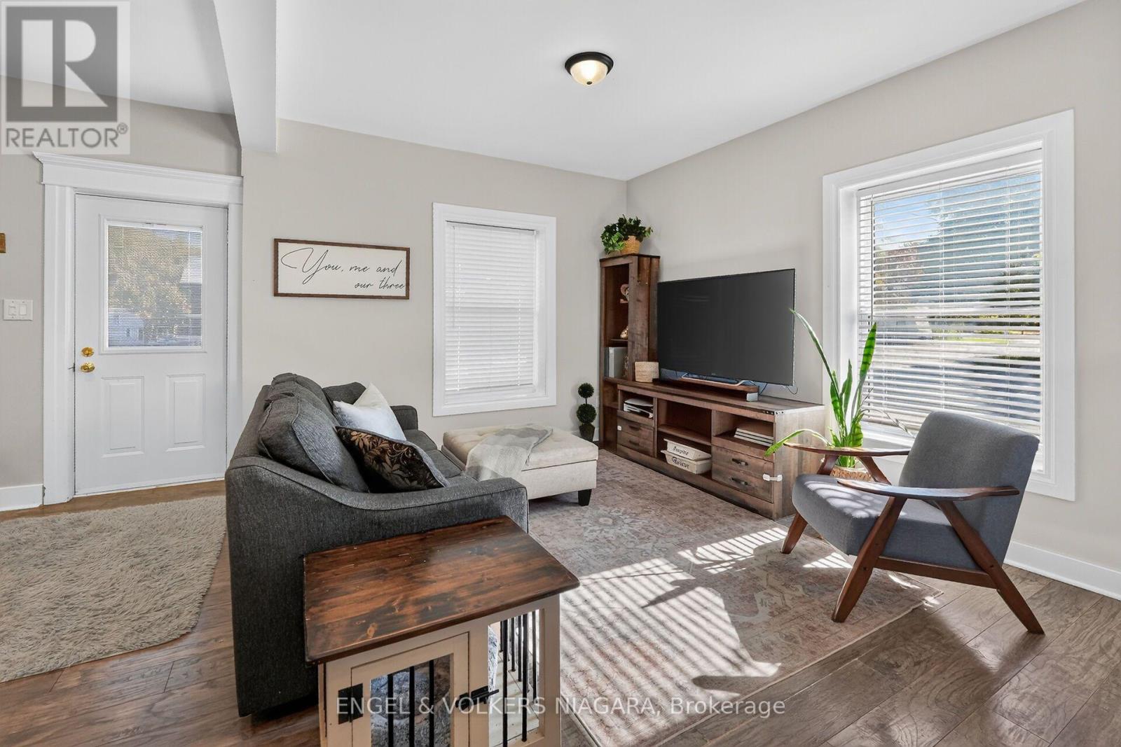 13 FREDERICK AVENUE - 8