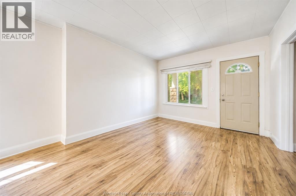 1560 LILLIAN photo 3