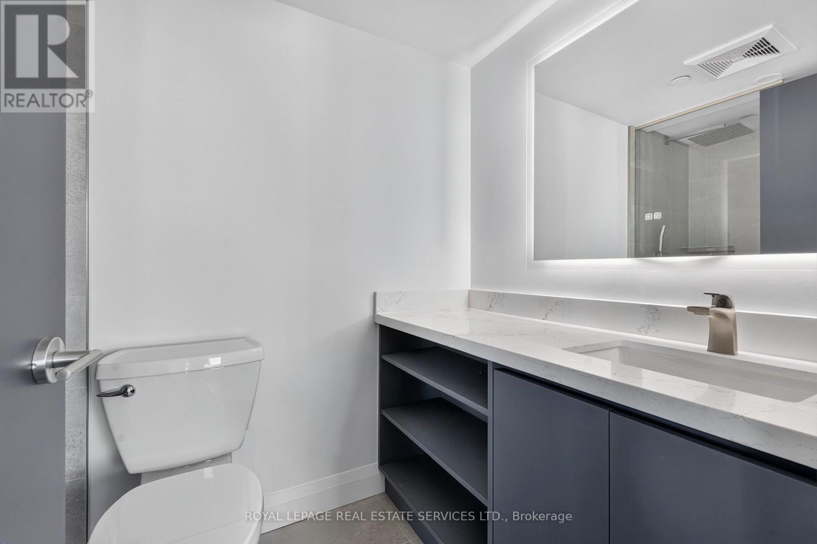 1918- 155 Yorkville Avenue, Toronto, ON photo 14