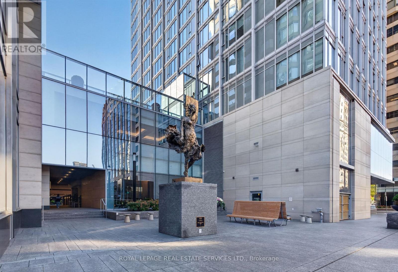 1918- 155 Yorkville Avenue, Toronto, ON photo 2