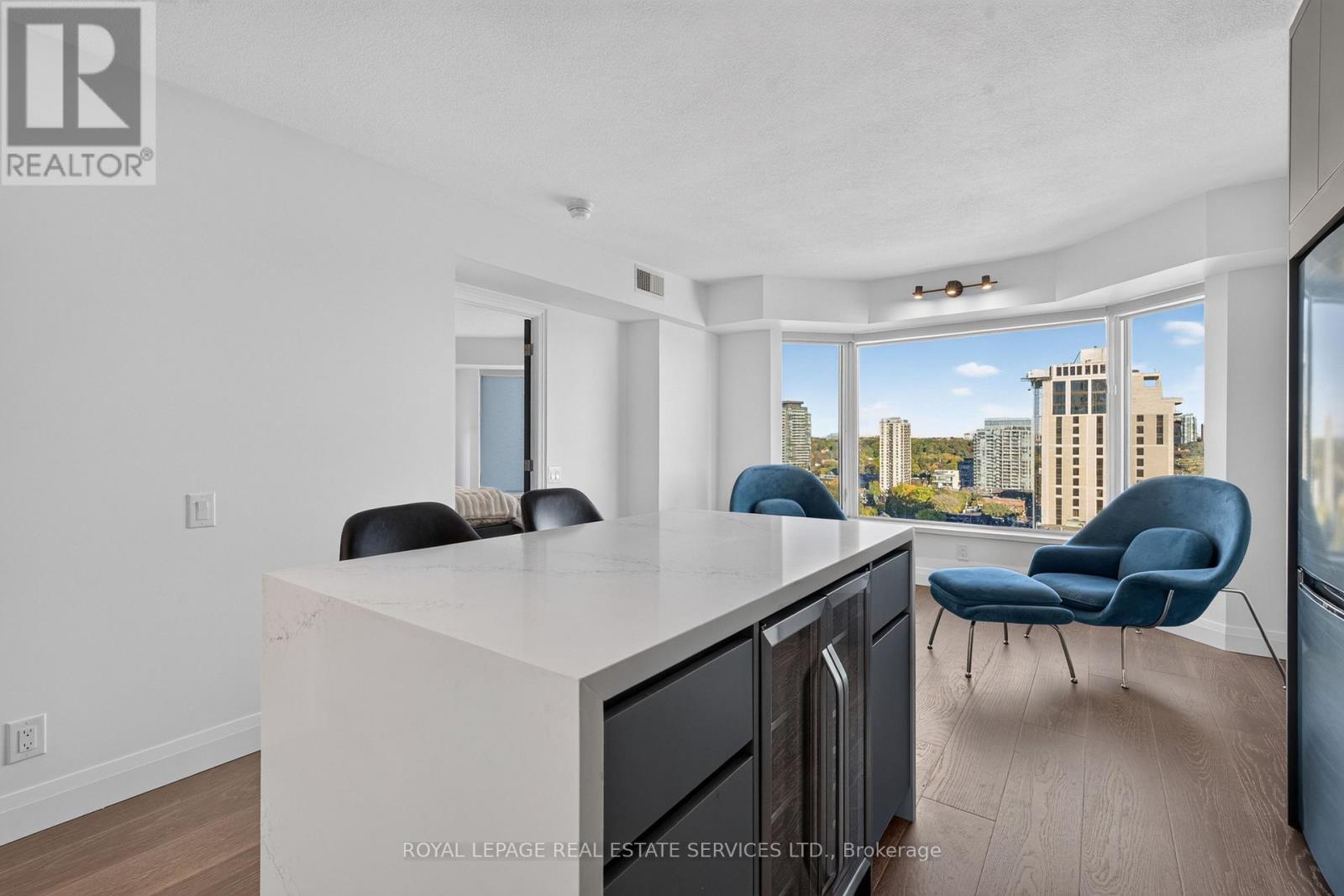 1918- 155 Yorkville Avenue, Toronto, ON photo 22