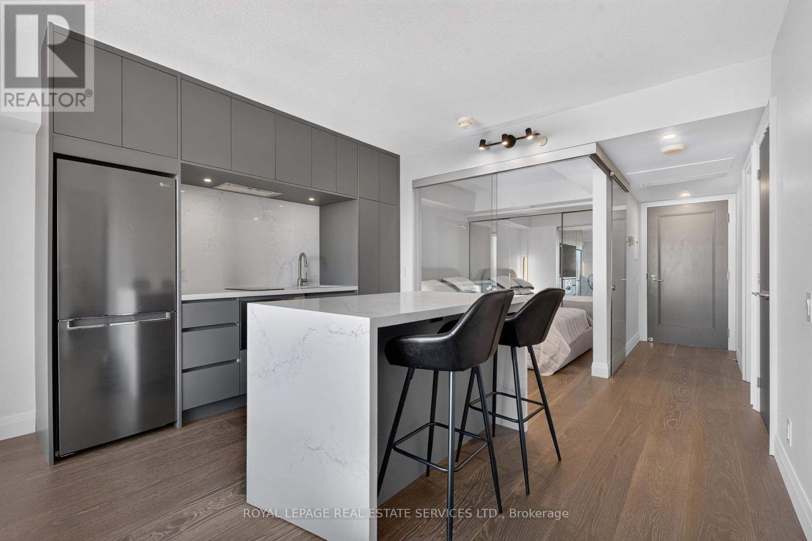 1918- 155 Yorkville Avenue, Toronto, ON photo 26