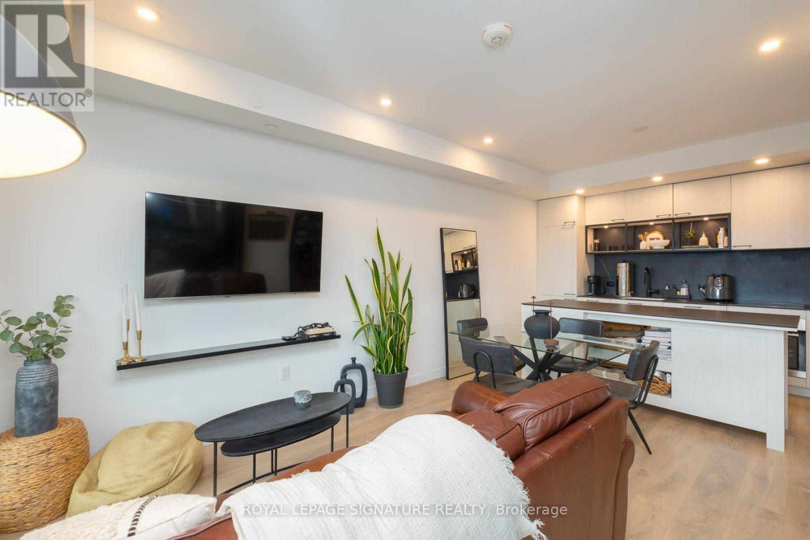 #1213 505 RICHMOND STREET W - 9