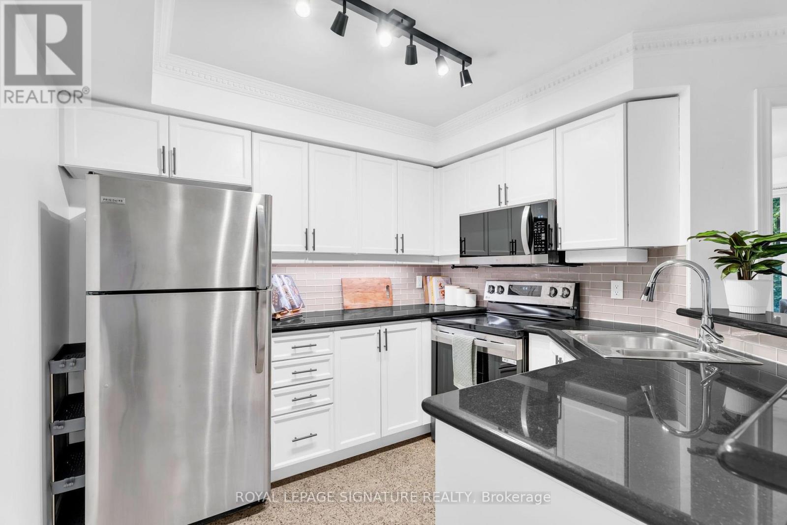 301- 800 Spadina Road, Toronto, ON photo 14