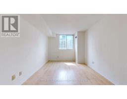 2301 - 736 Bay Street, Toronto, ON M5G1N6 Photo 12