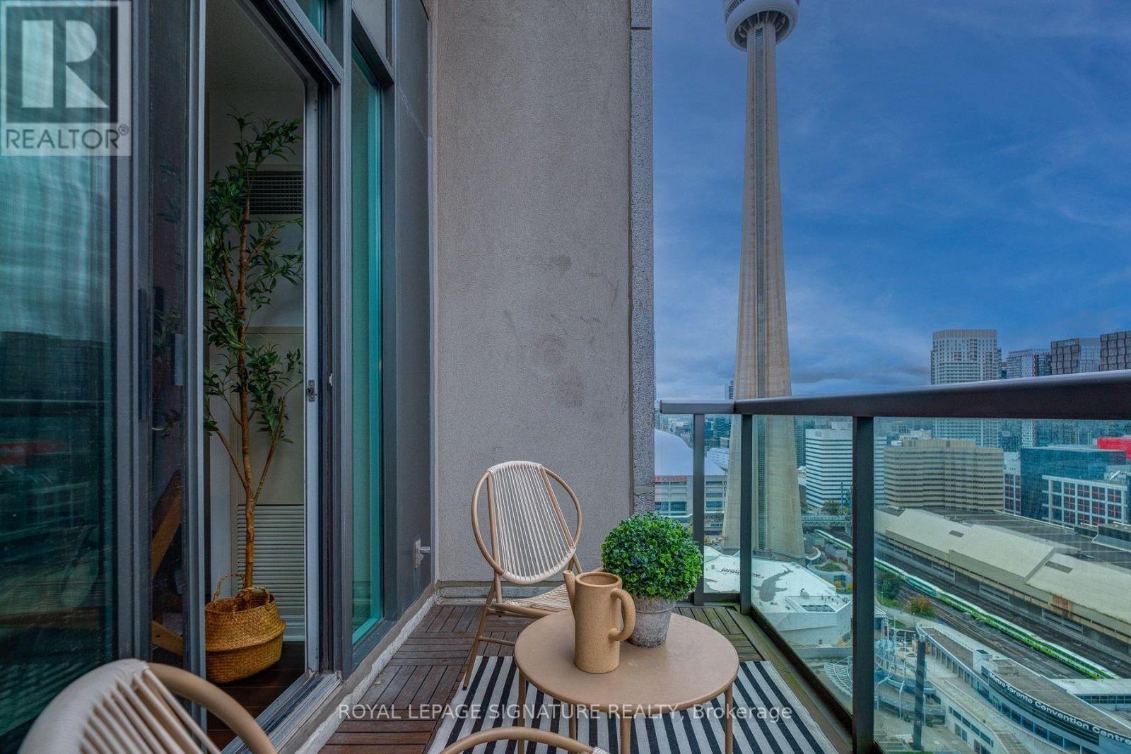 PH03- 30 Grand Trunk Crescent, Toronto, ON photo 16