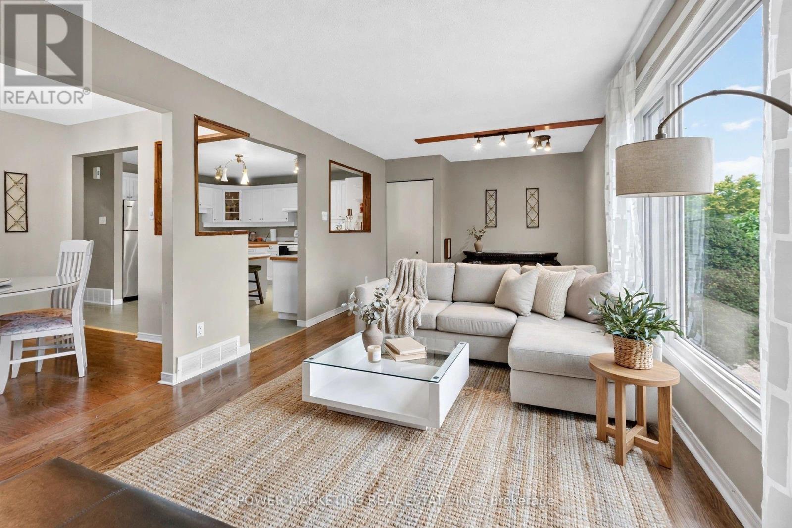2213 FILLMORE CRESCENT - 7