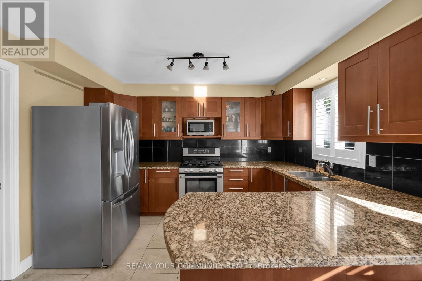 331 John Bowser Crescent, Newmarket, ON photo 19