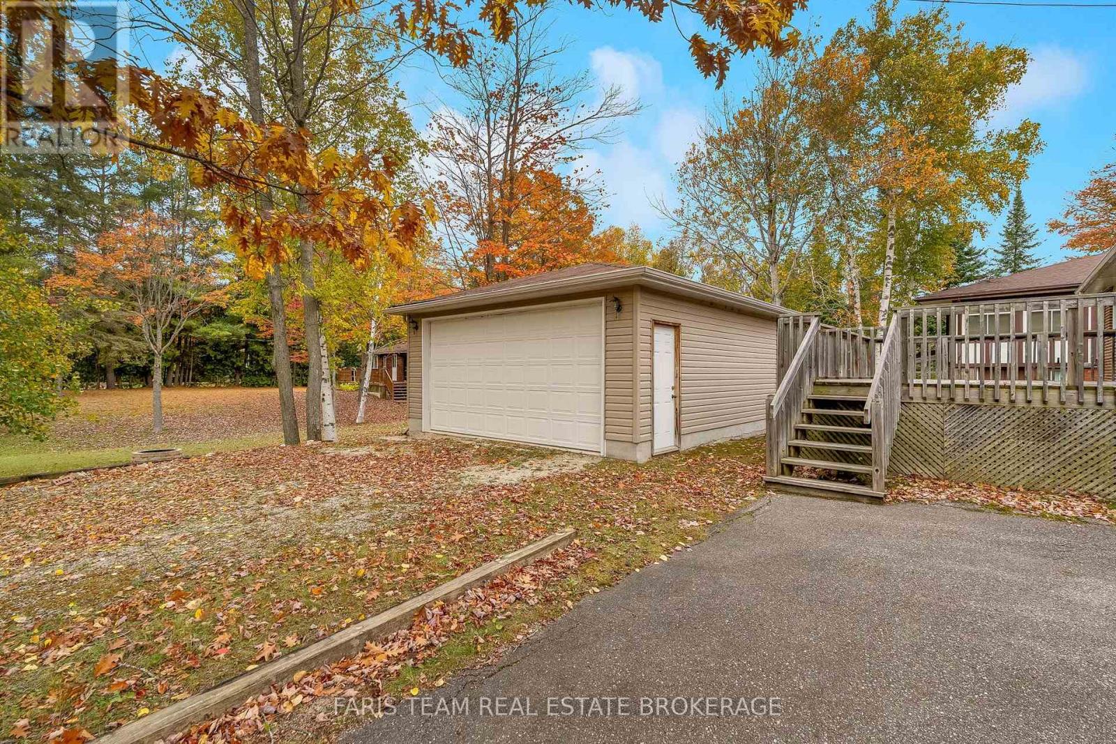 214 Leslie Street, Wasaga Beach, ON photo 16