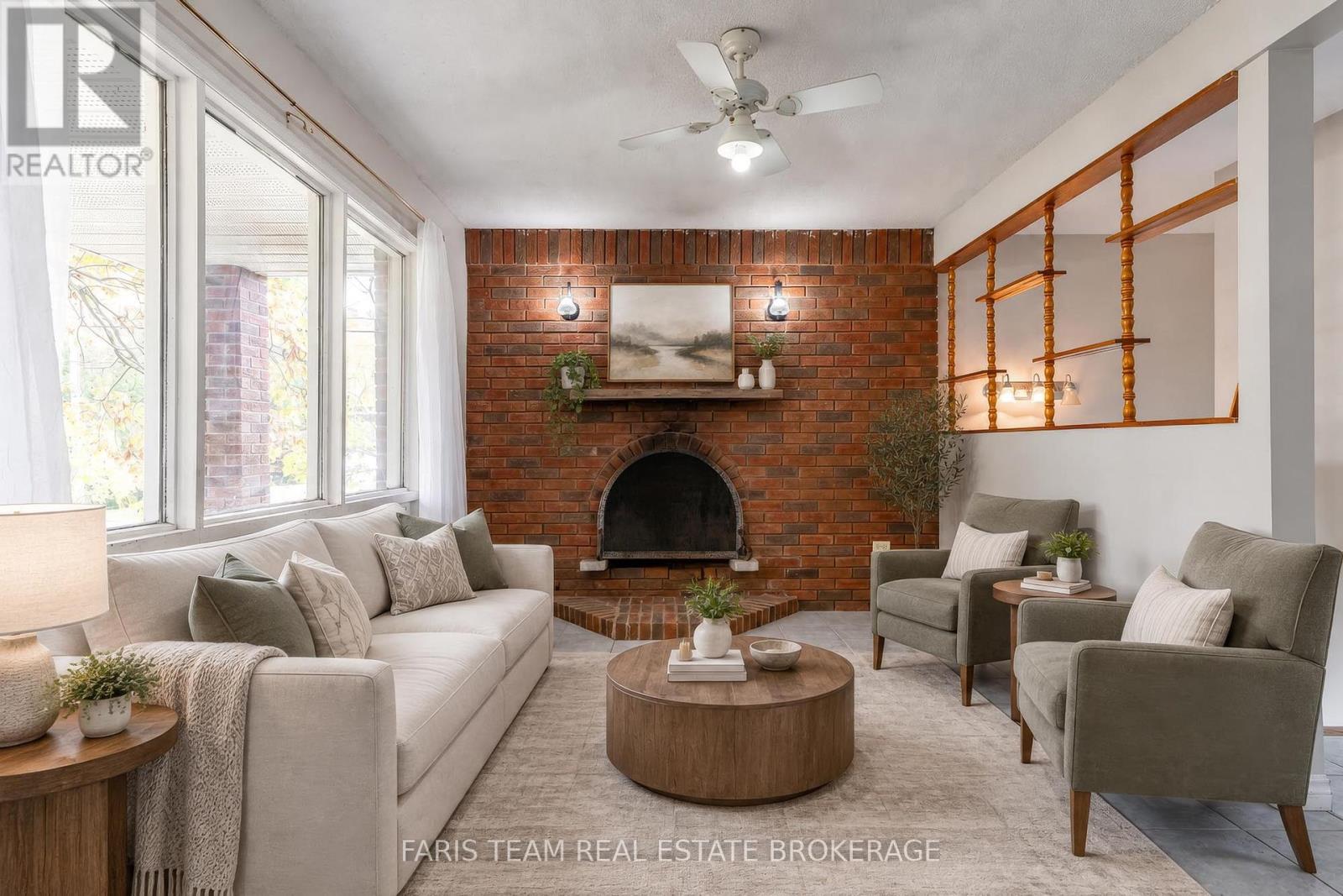 214 Leslie Street, Wasaga Beach, ON photo 8