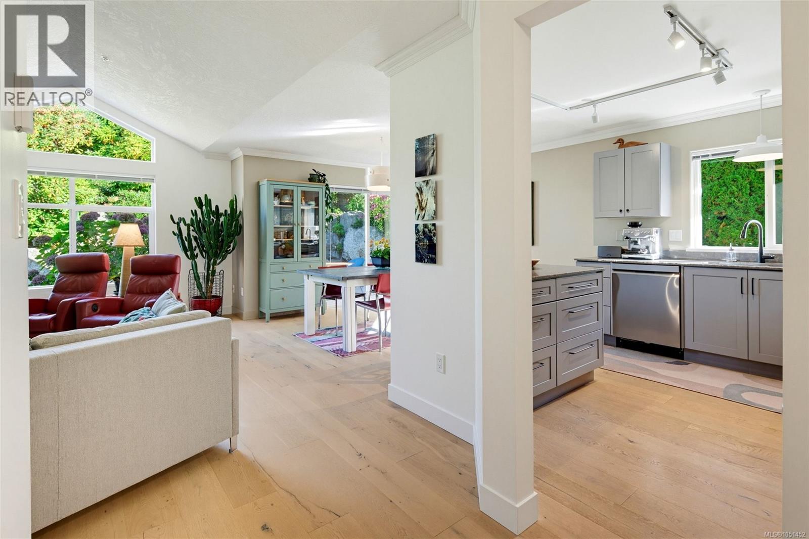 1 126 Hallowell Road, View Royal