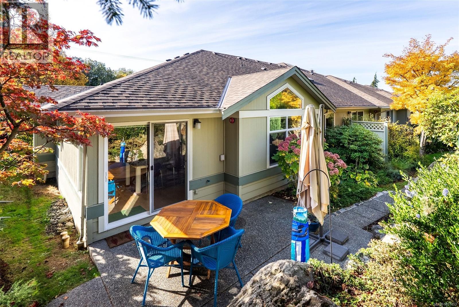 1 126 Hallowell Road, View Royal