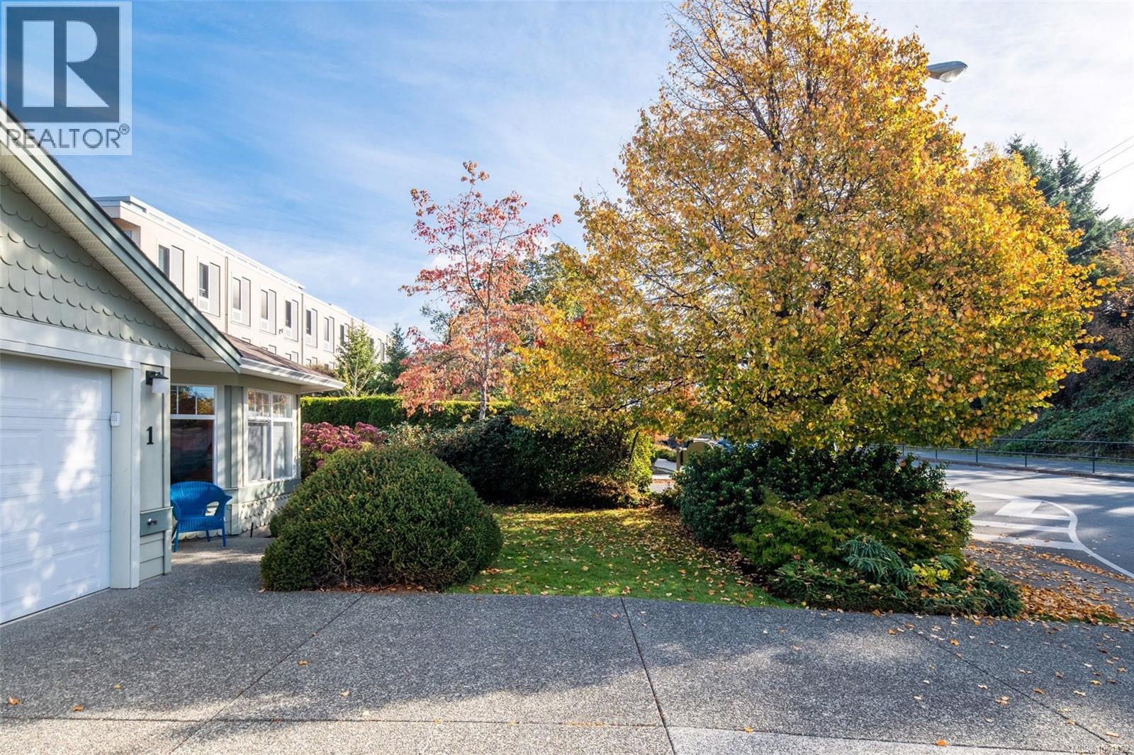 1 126 Hallowell Road, View Royal