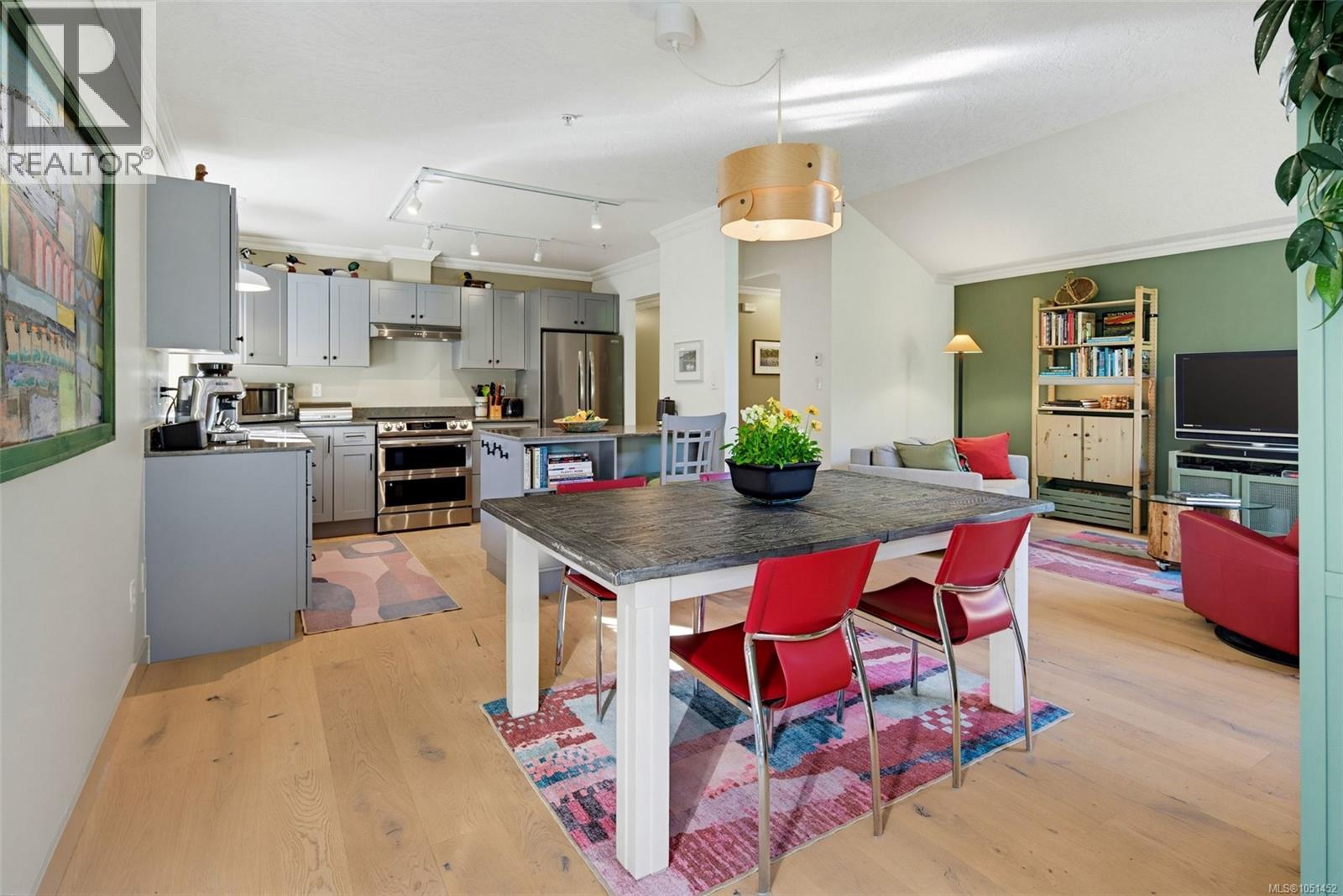 1 126 Hallowell Road, View Royal