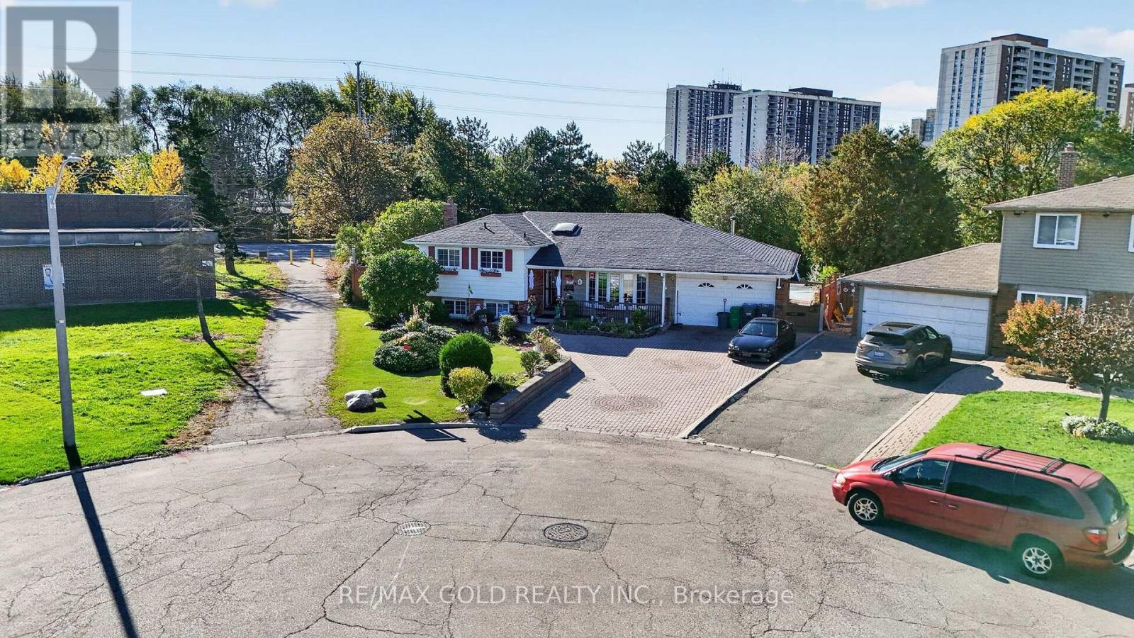 8 EASTON Place, Brampton, ON photo 47