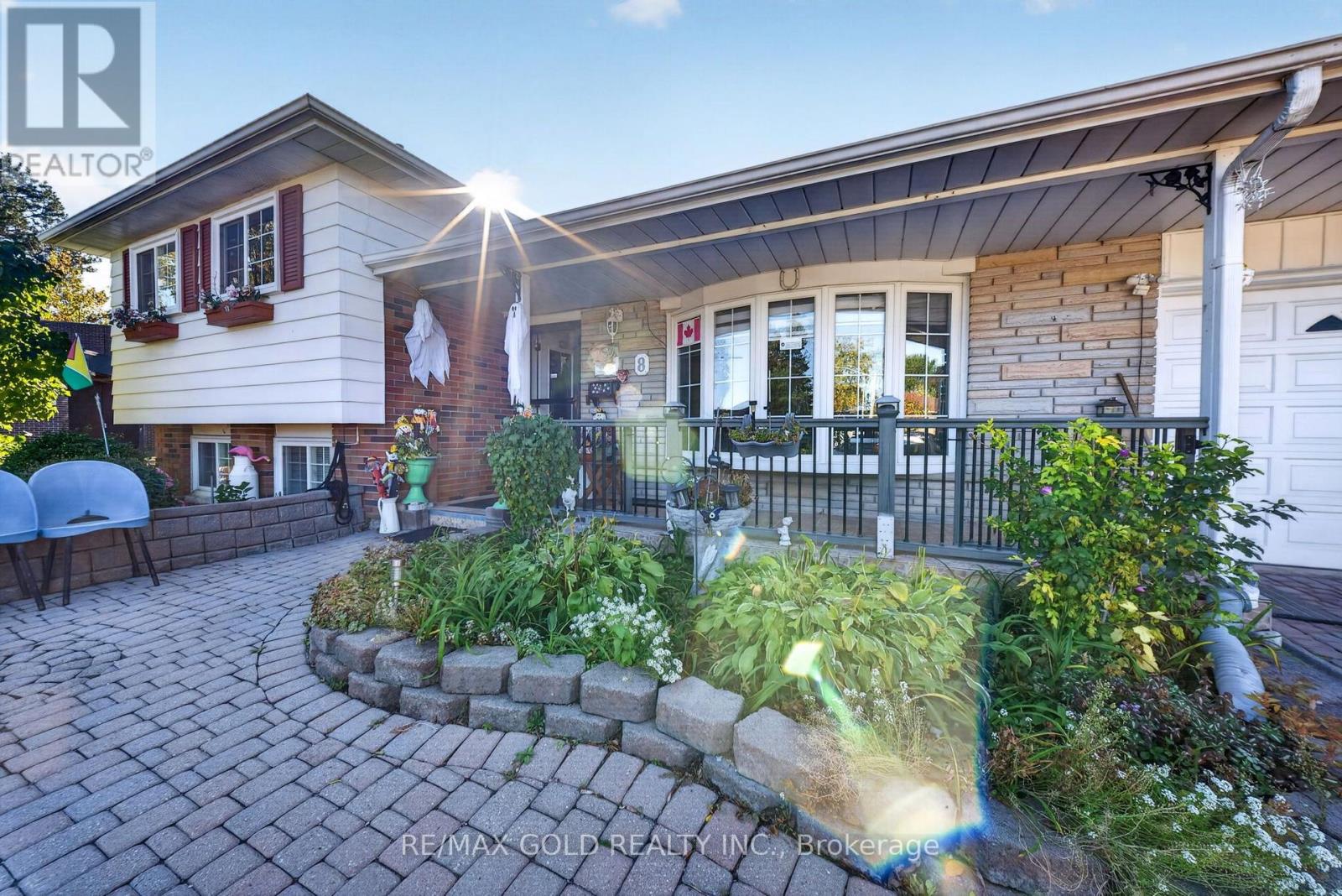 8 EASTON Place, Brampton, ON photo 6