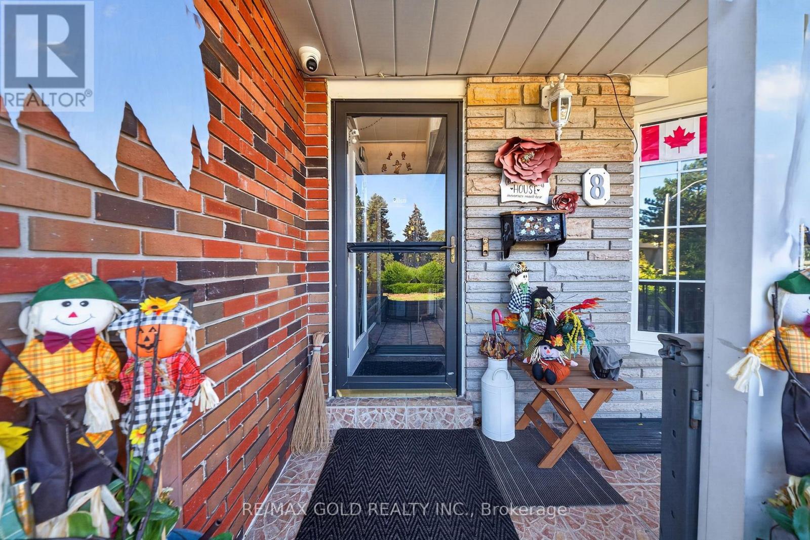 8 EASTON Place, Brampton, ON photo 7