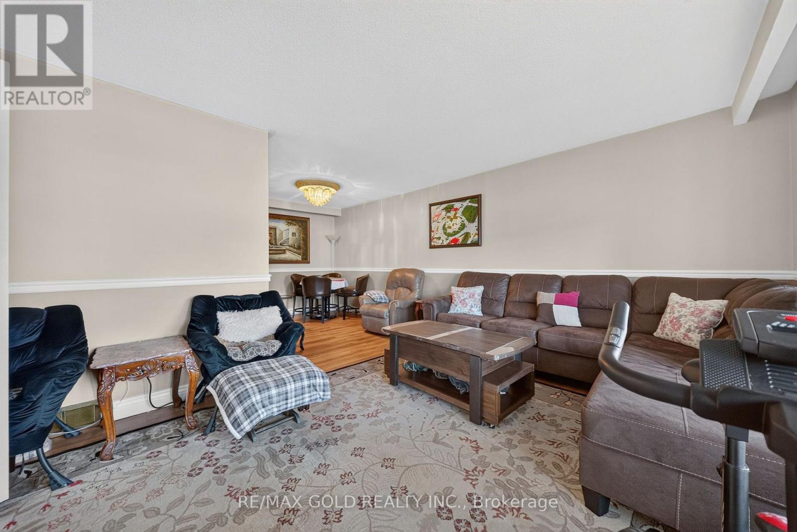 8 EASTON Place, Brampton, ON photo 8
