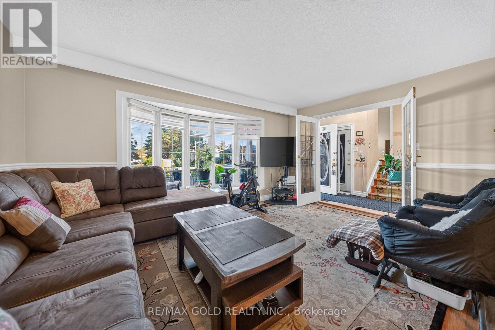 8 EASTON PLACE - 9