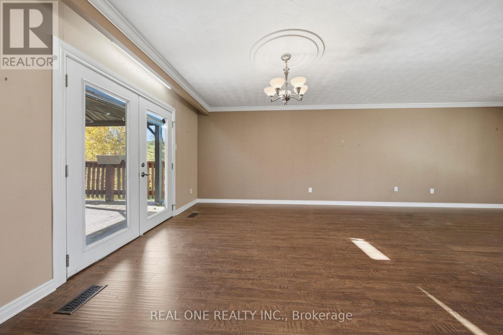 1069 Bird Road, Haldimand, ON photo 13