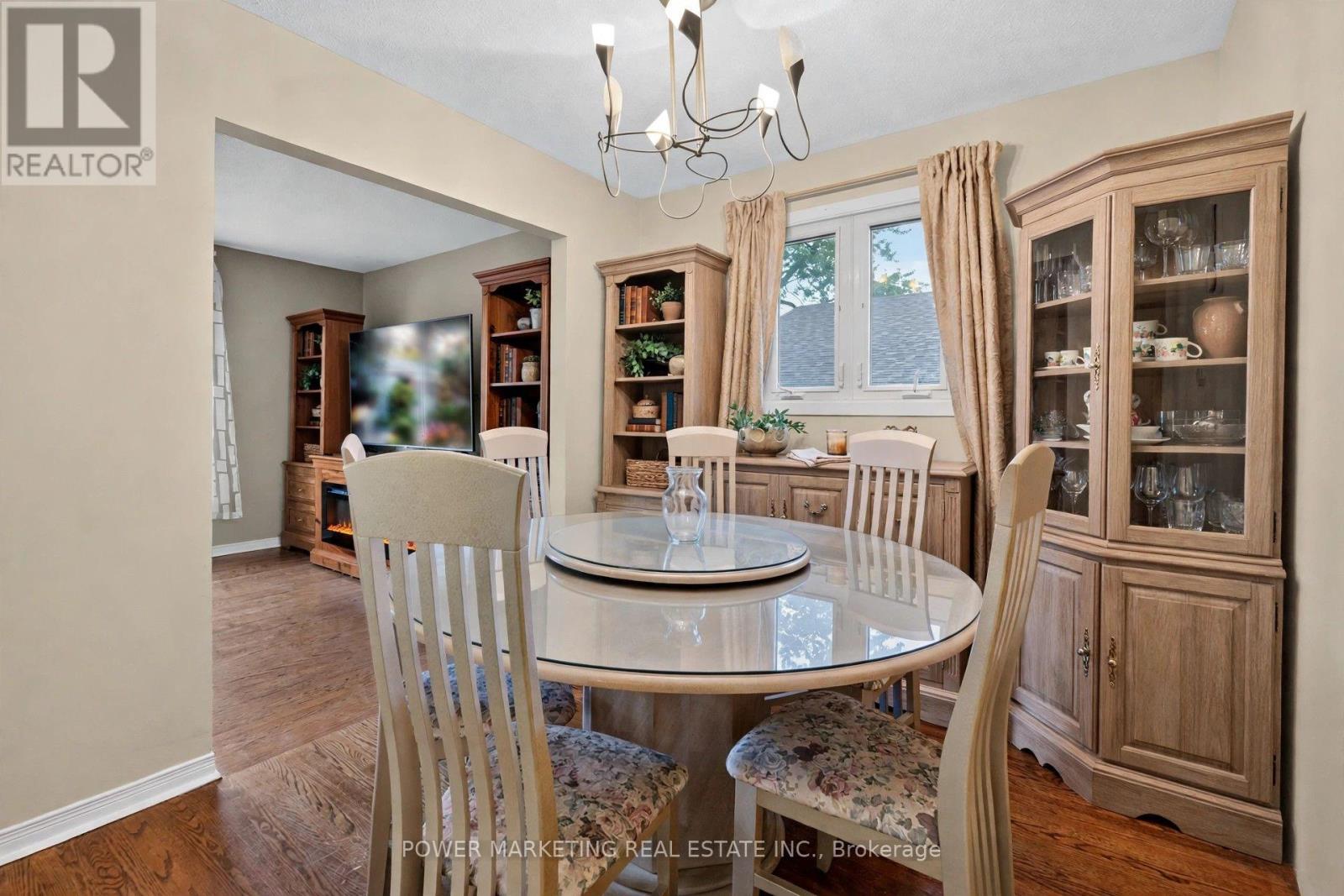 2213 FILLMORE CRESCENT - 8