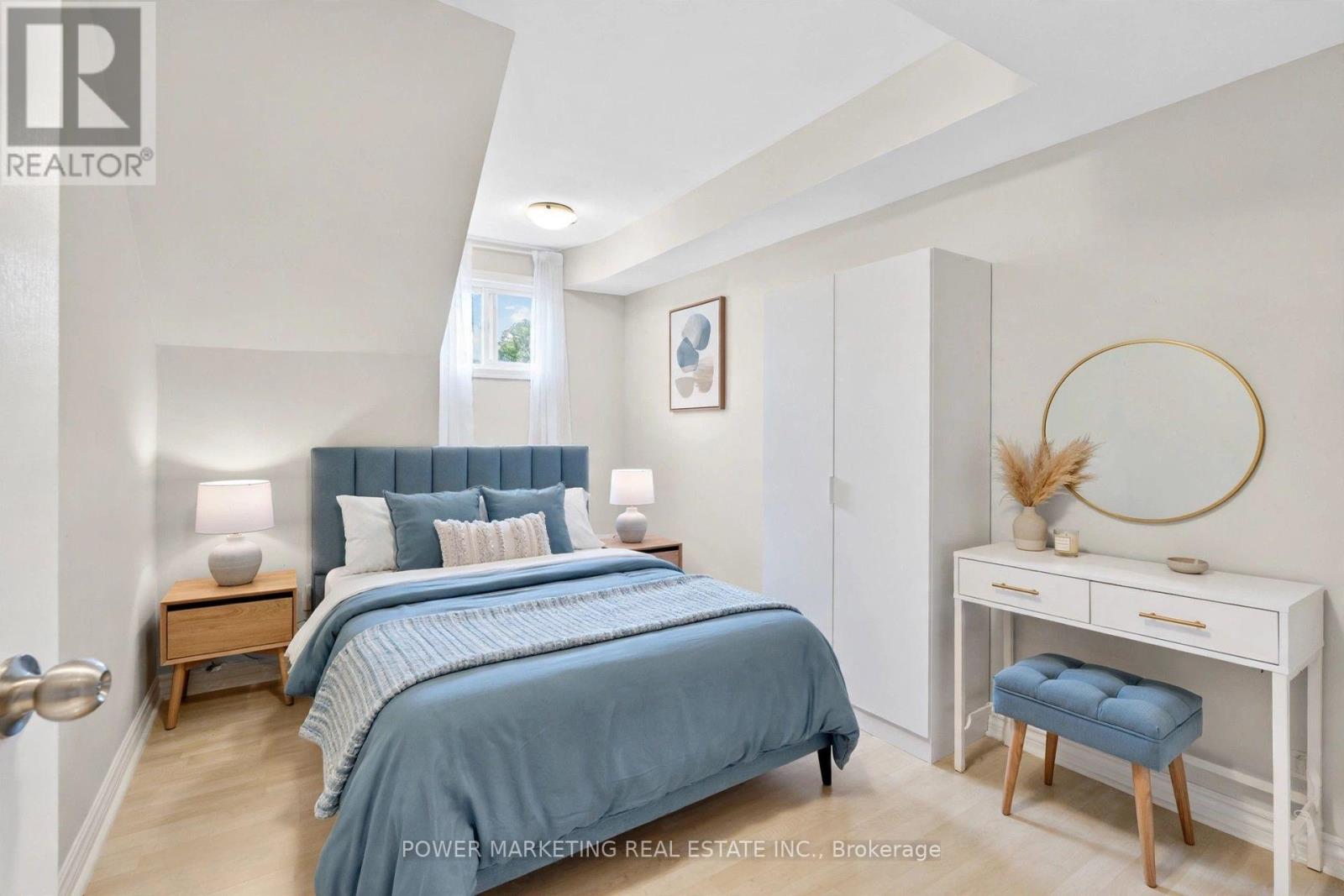 2213 FILLMORE CRESCENT - 20