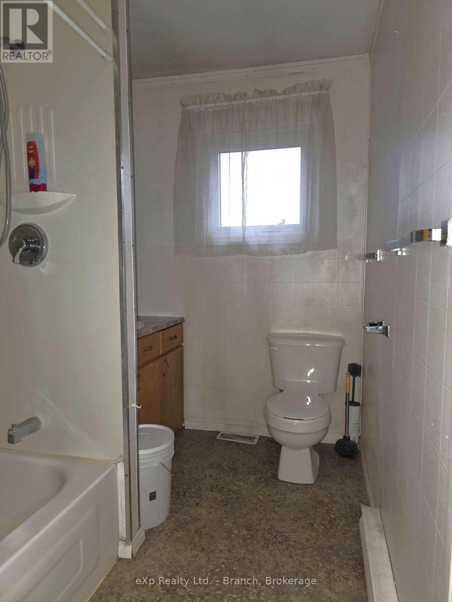 518 11 HIGHWAY W - 14