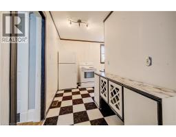698 King Street W, Kitchener, ON N2G1E2 Photo 12