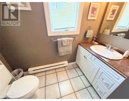 14 Earle Drive thumbnail 16