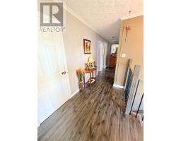 14 Earle Drive thumbnail 23