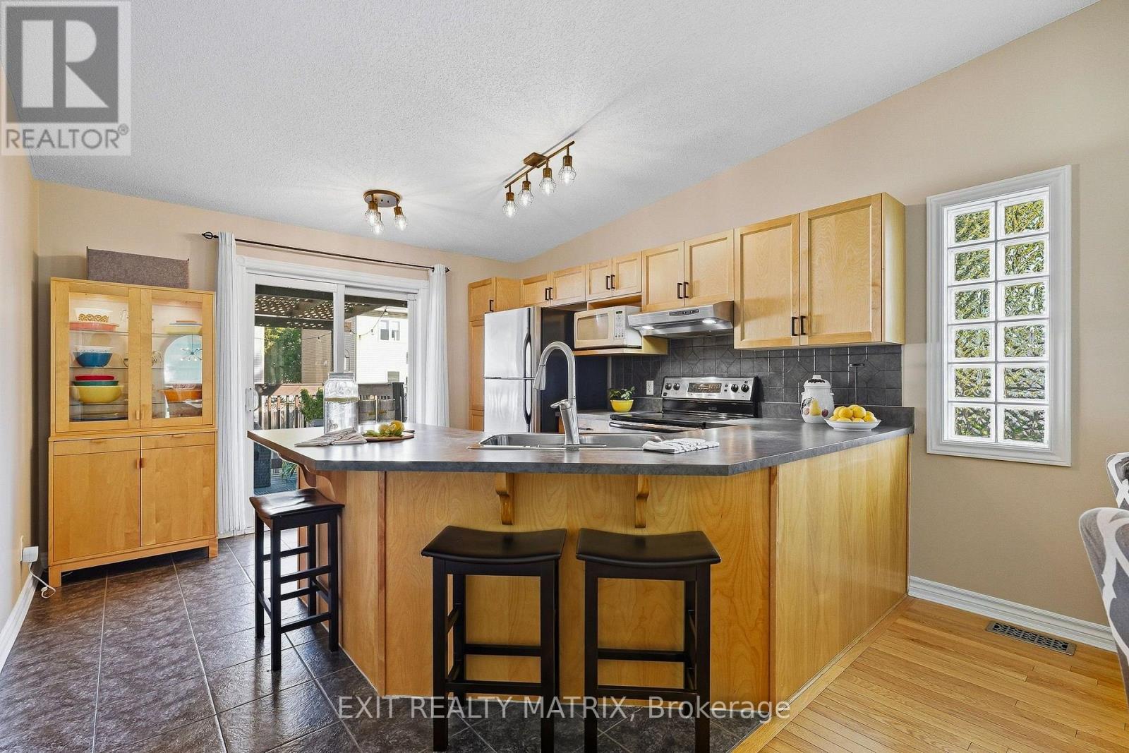 4 Bed, 3 Bath House for Sale in Russell – 65 LACHAINE STREET, Russell – MLS# X14092896 - Image 12
