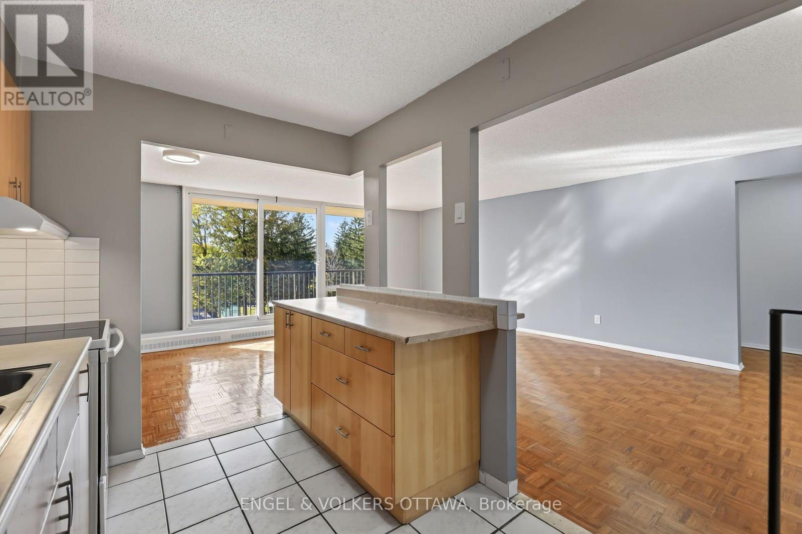 Condos for Sale in Ottawa – 301 – 665 BATHGATE DRIVE, Ottawa – By Peter Sagos - Image 13