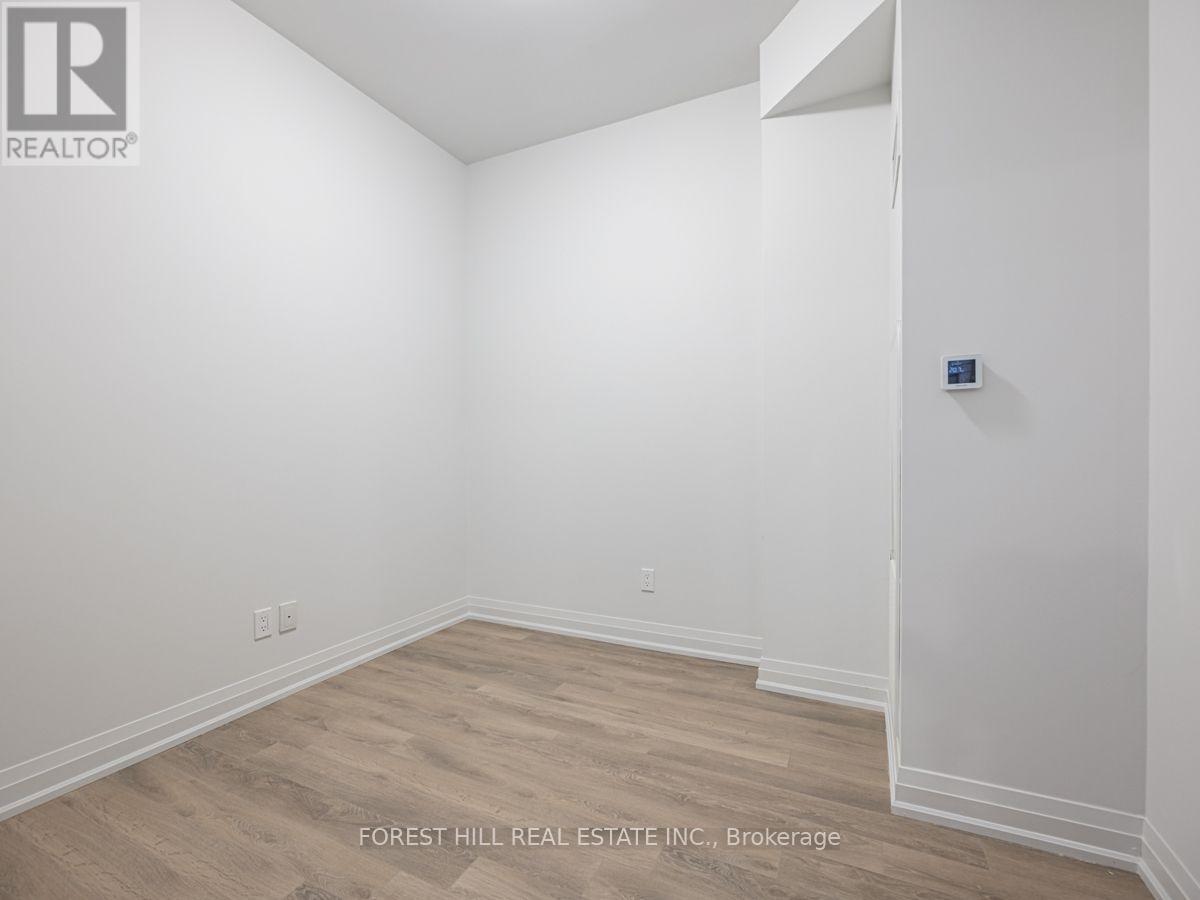 401- 10 Meadowglen Place, Toronto, ON photo 18