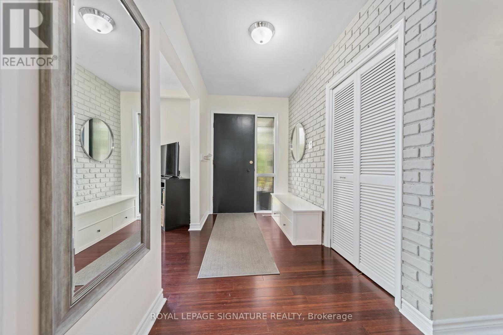 4 Moss Street, Toronto, ON photo 4