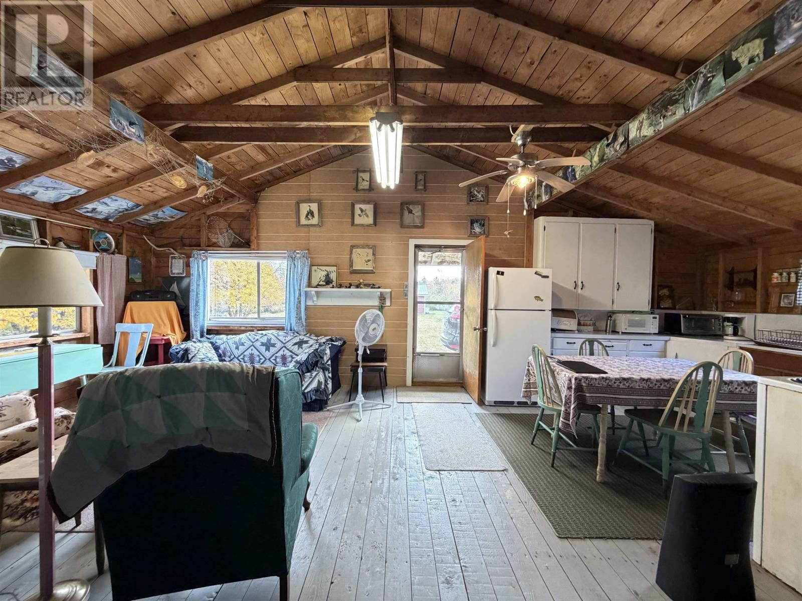 38 Burke Loop - 30