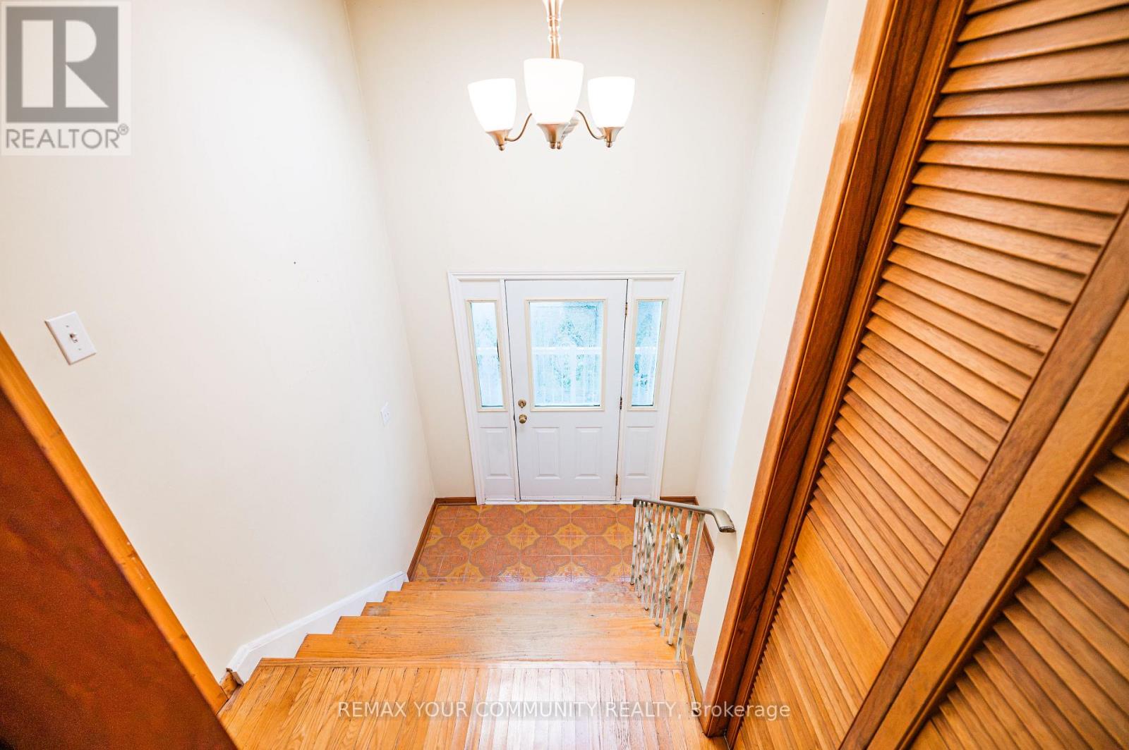 11 Anthia Drive, Toronto, ON photo 9