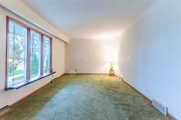 421 Victoria Avenue E, Winnipeg, MB R2C0E9 Photo 9