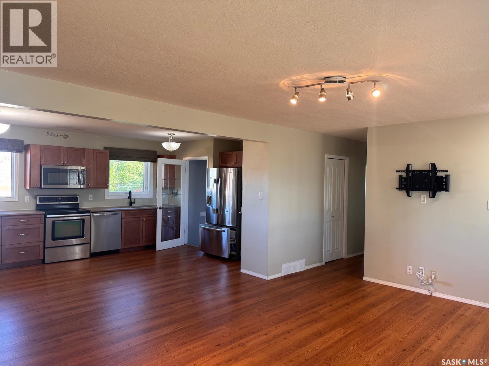 502 6th STREET E, Wynyard Saskatchewan — photo 9