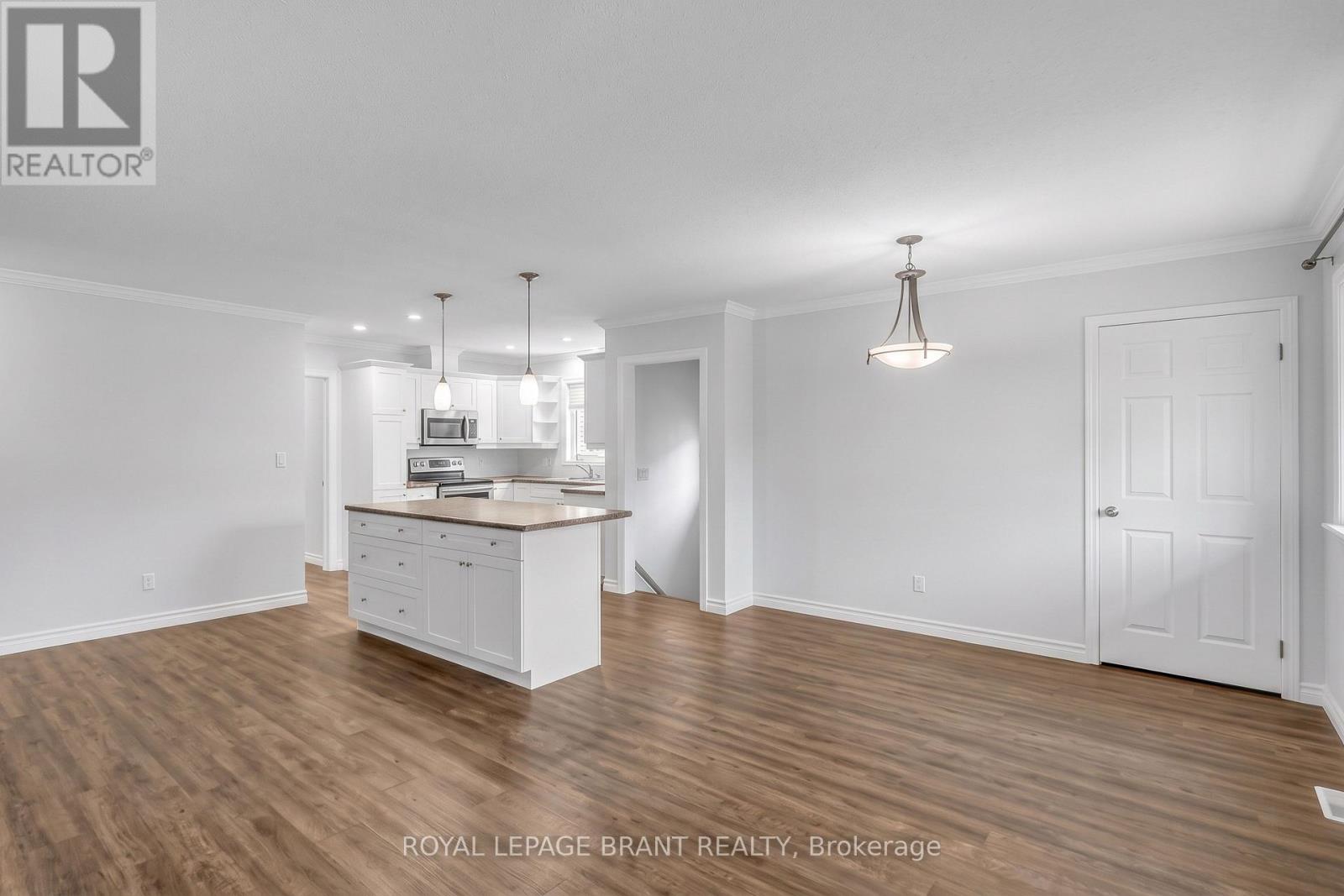 7 WILLOWDALE STREET - 9